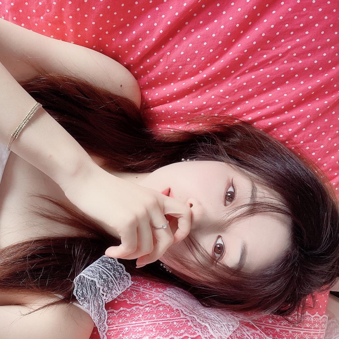 悦悦小眉毛，◅◄