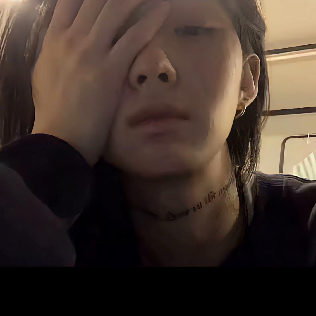 趴在窗台数路过的萤火虫