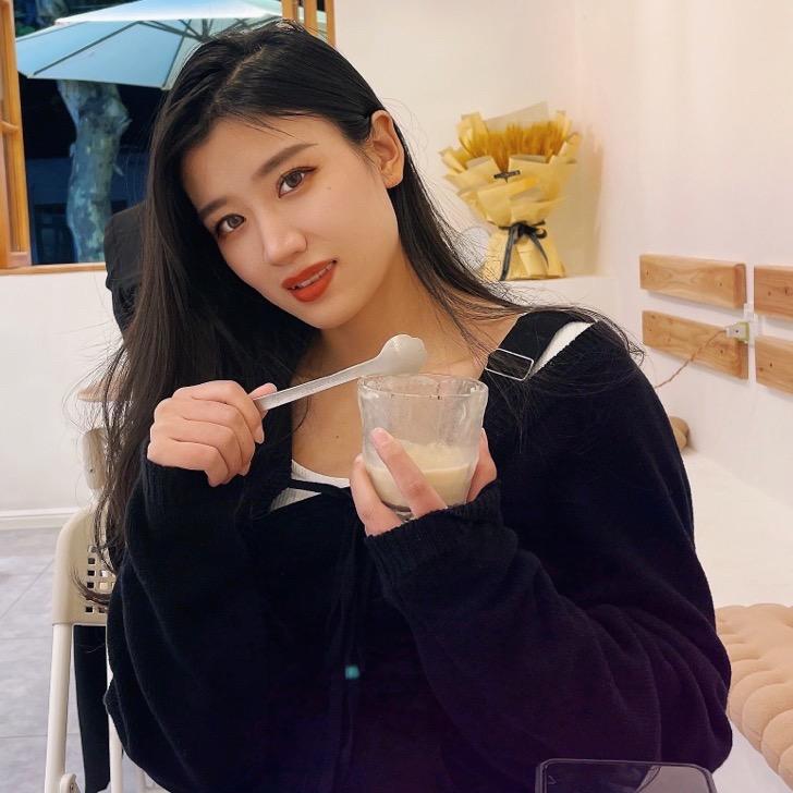 莹莹饿了