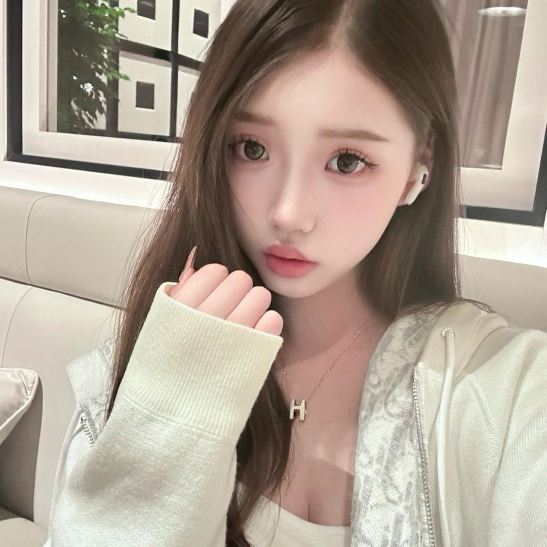 俞心-