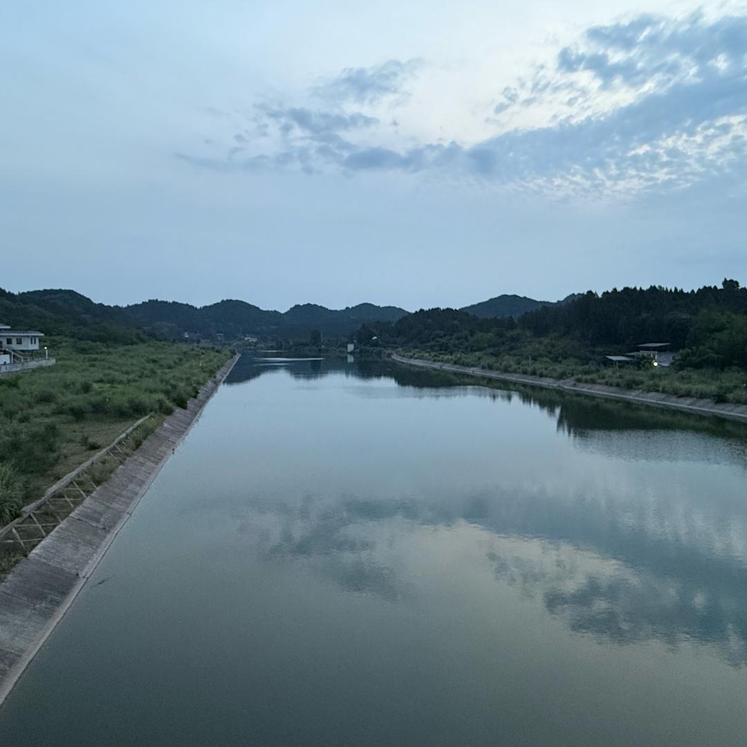 是 李冬英～呢