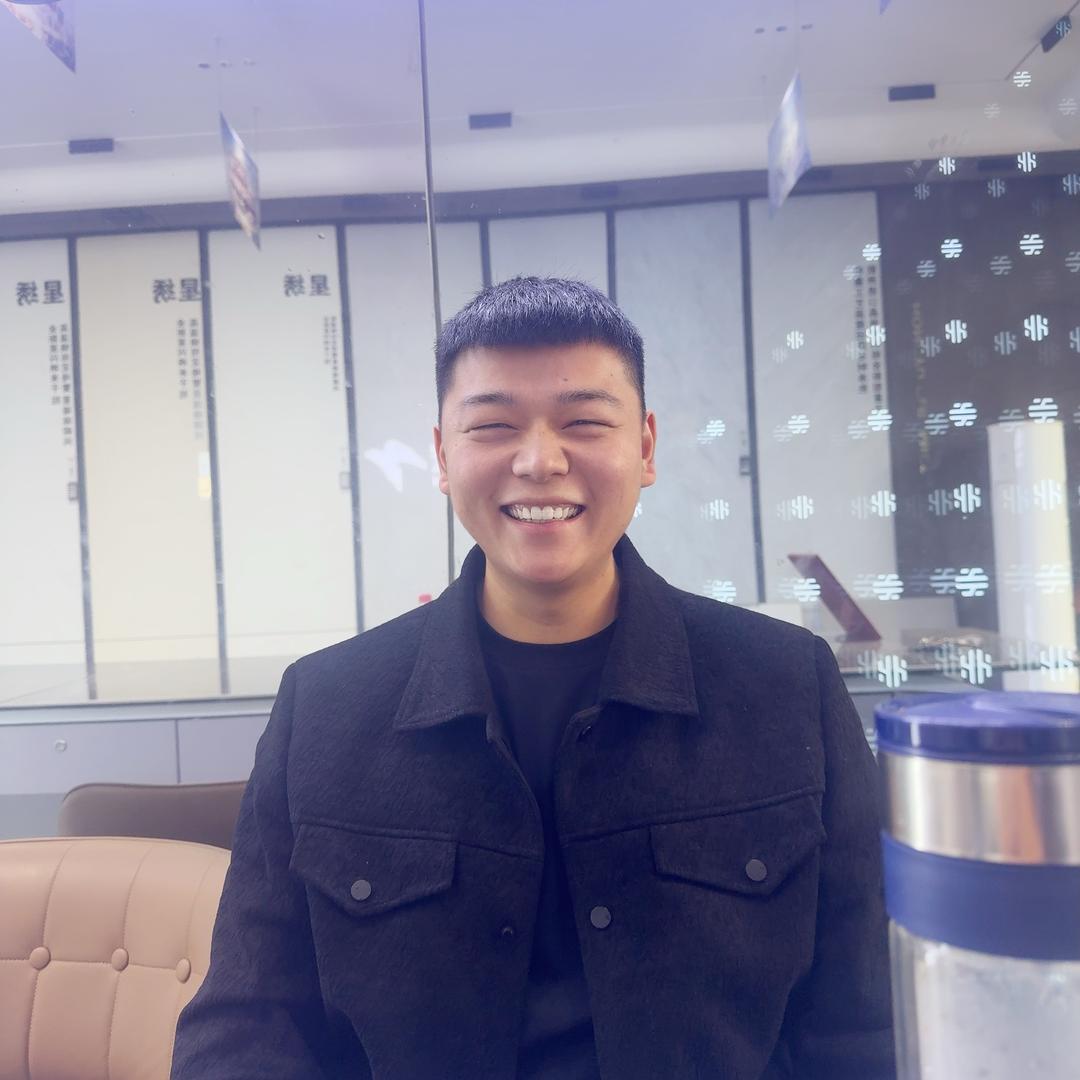 小何说瓷砖