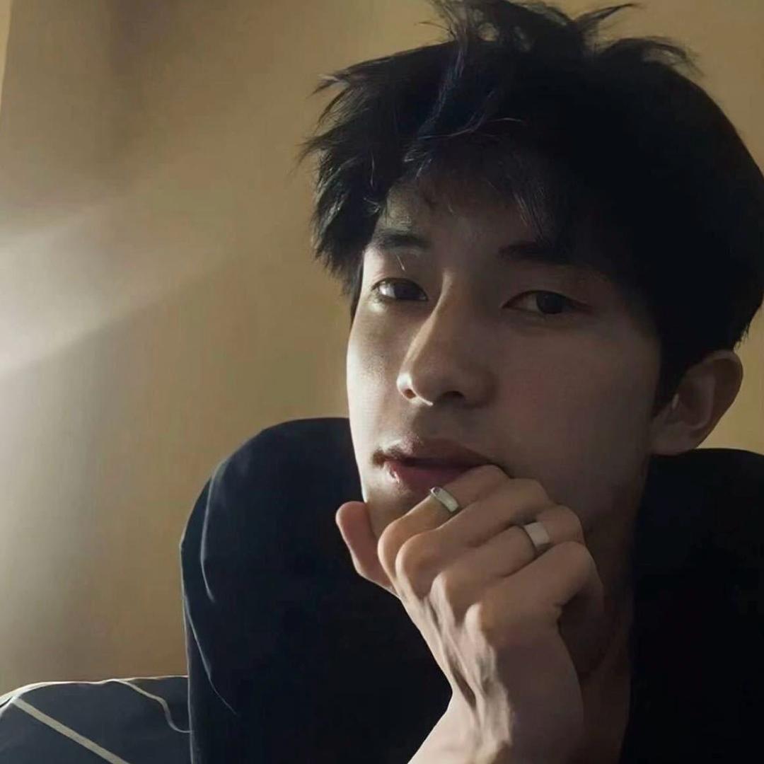 橙冠希（拒绝过刘亦菲）