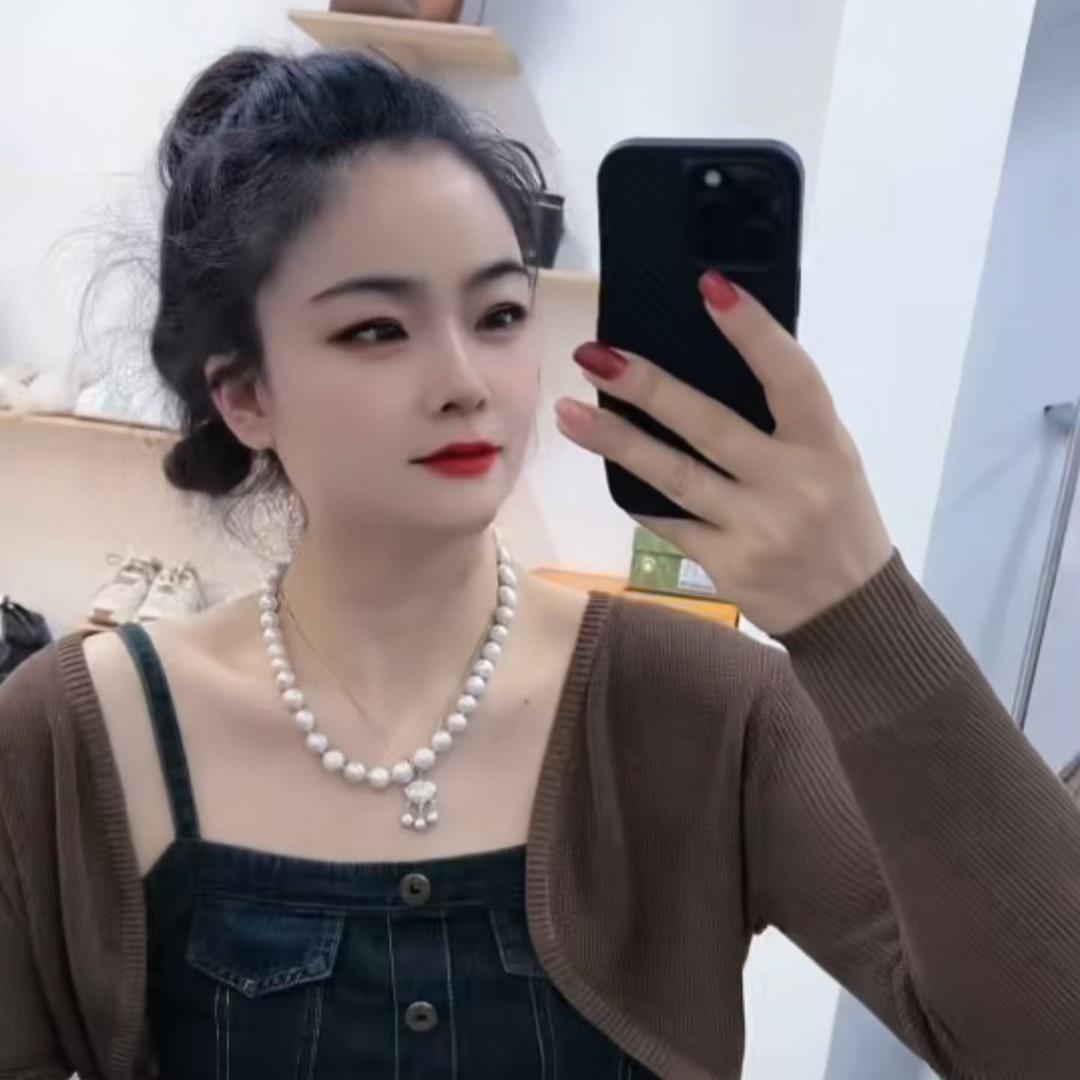 Eolfi侗阙深服饰专卖店