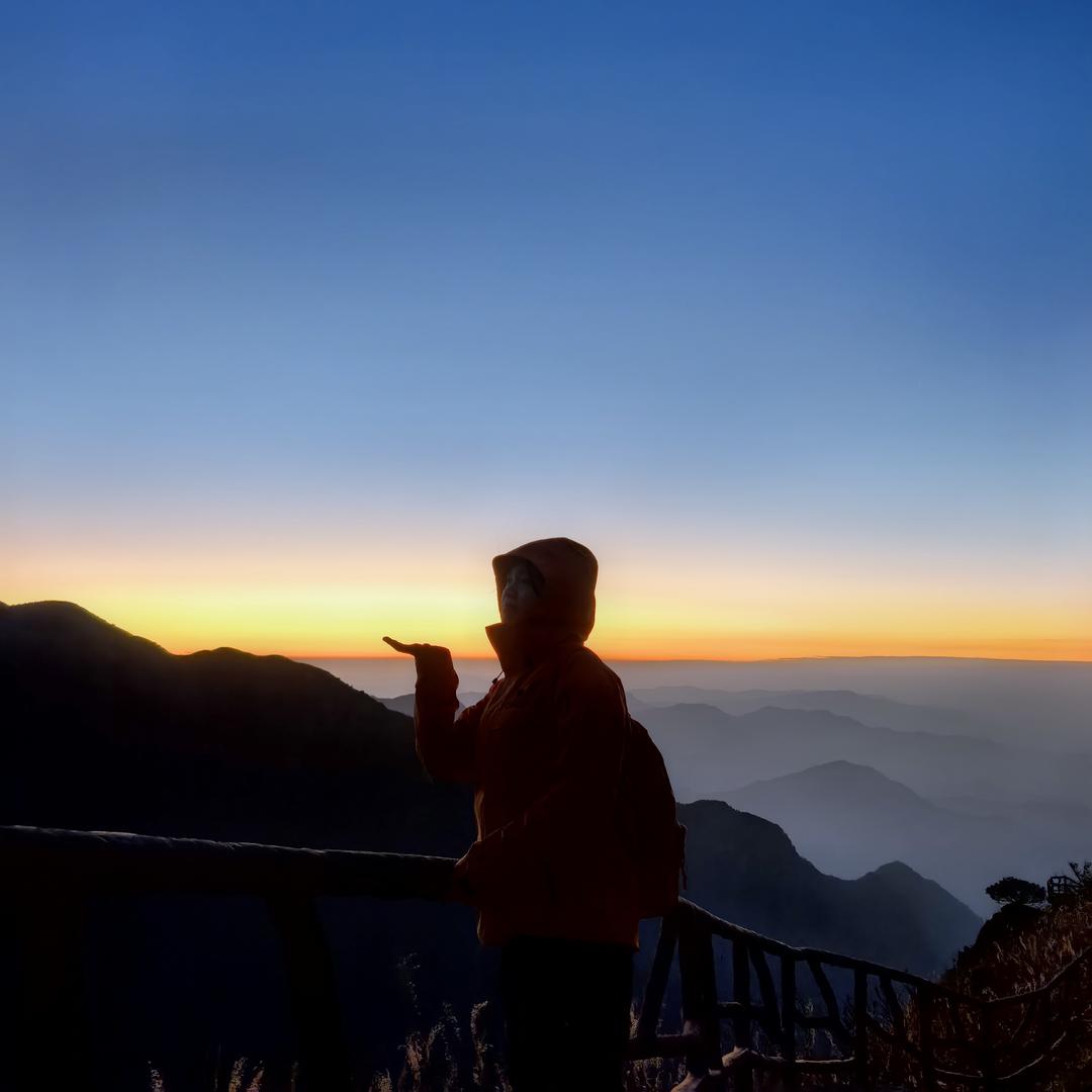 不会化妆的白小白🍬