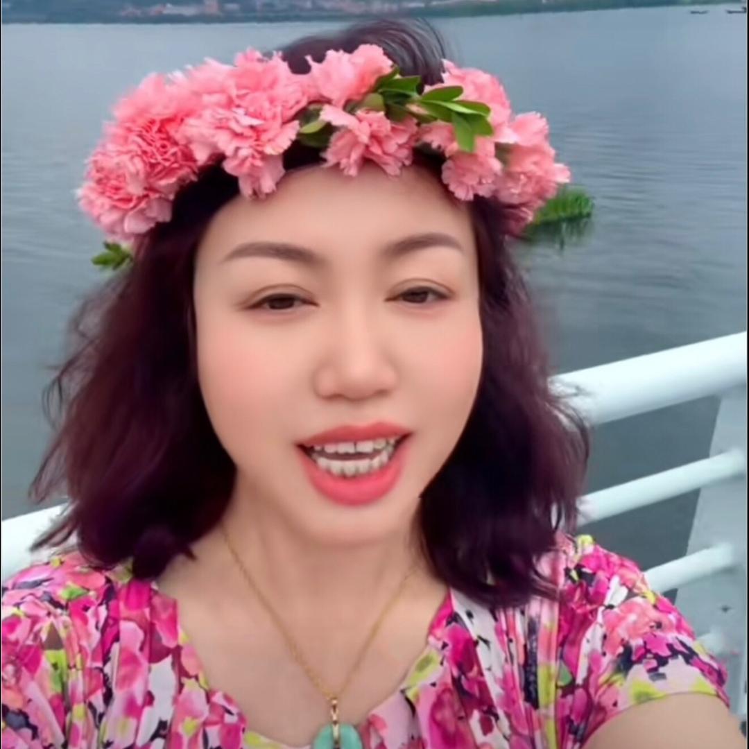 鸿姐早上5:50（开播号在主页）