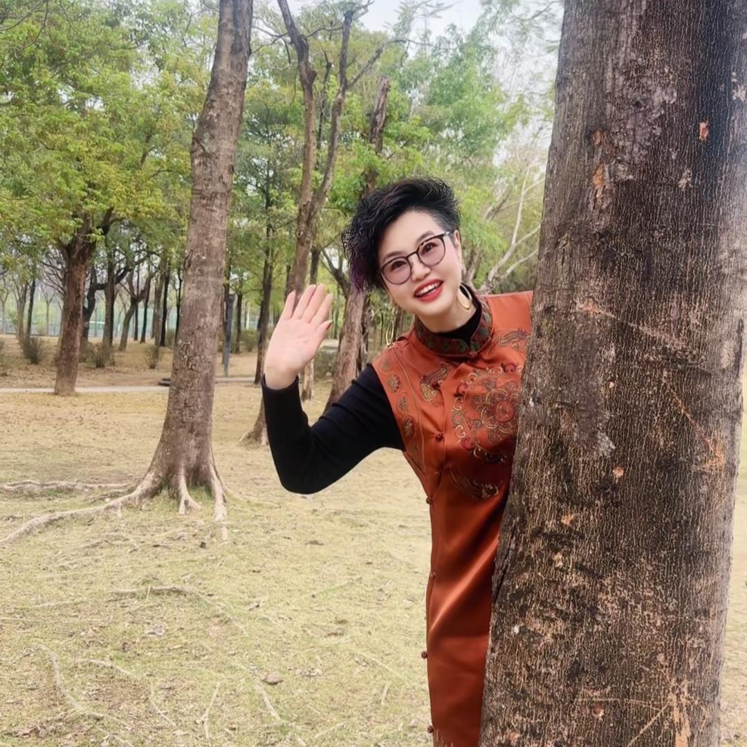 莉珊香云纱女装惠州芳姐姐