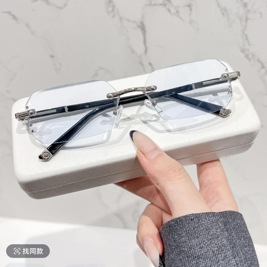 嘉佑精品店