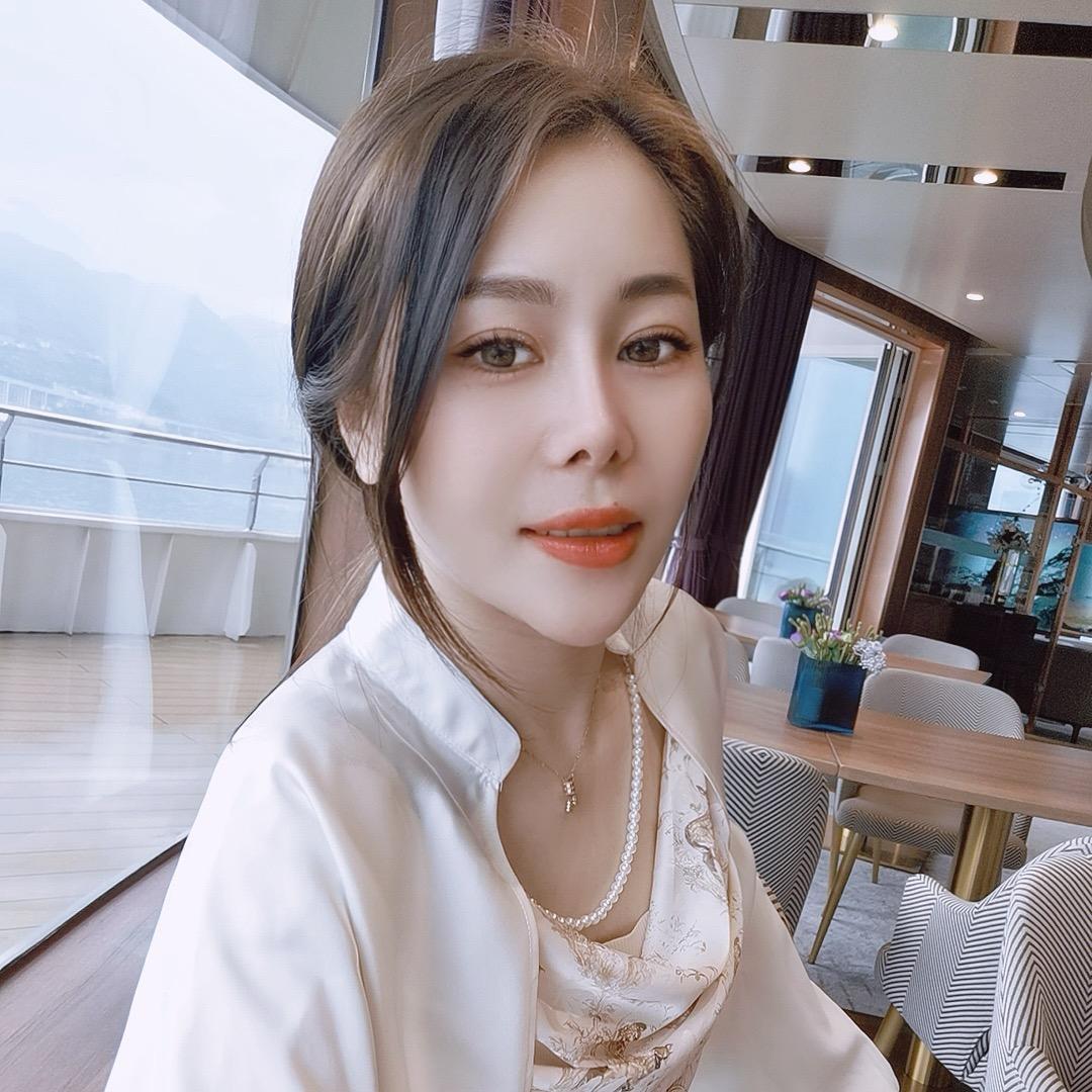 武汉犄角旮旯炒鸡架（金郁沐）