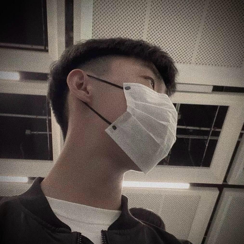 初吻给了烟
