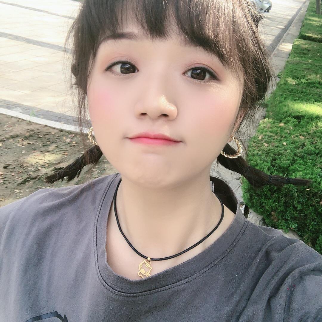 水瓶座的小姐姐🐱