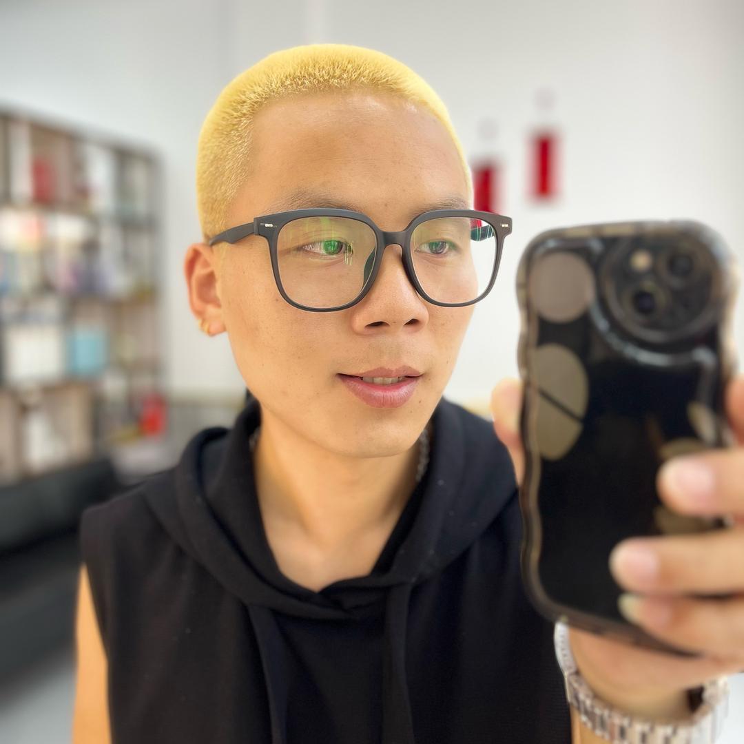 江阴石庄专攻烫发  王君