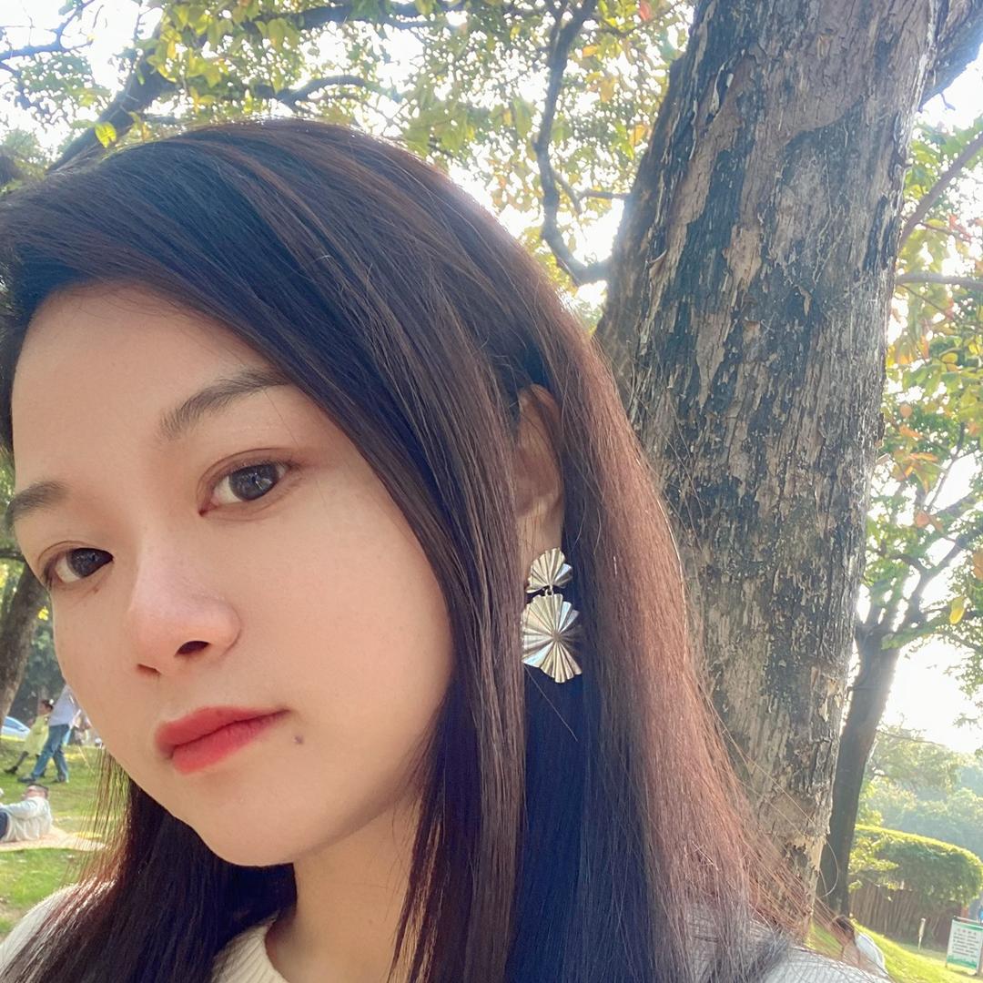 强势优雅的花花侦探头像