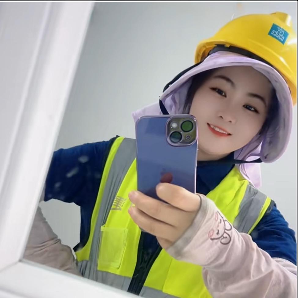🍀爱臭美的臭美