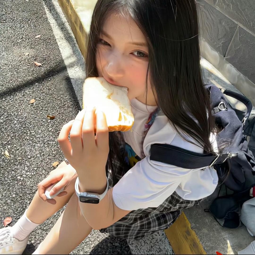 悲伤𝙆𝙞𝙩𝙩𝙮