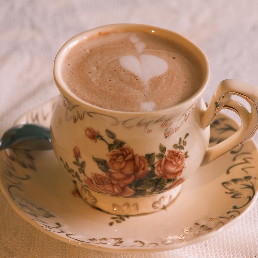一个爱☕️的姑娘