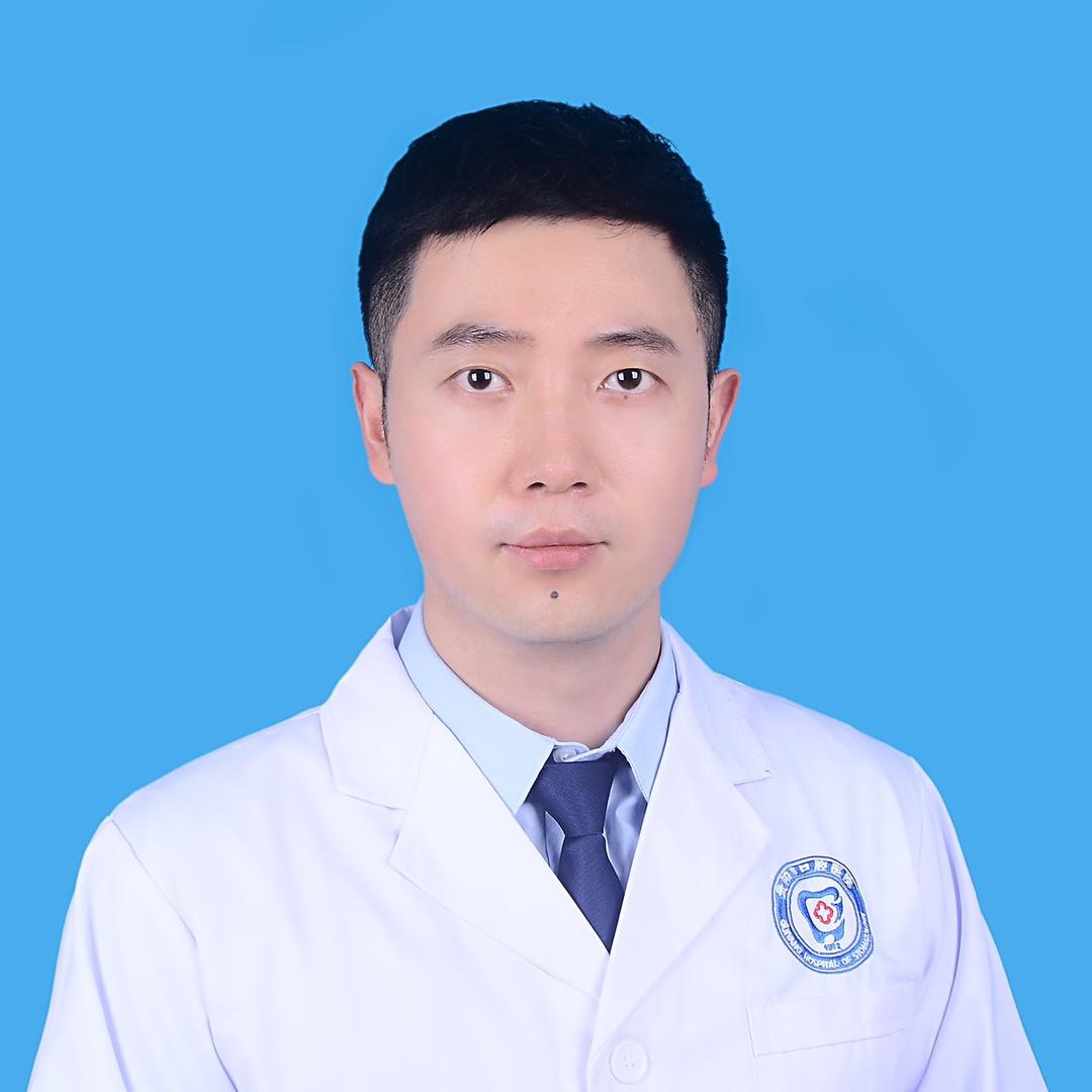 口腔医生李翔