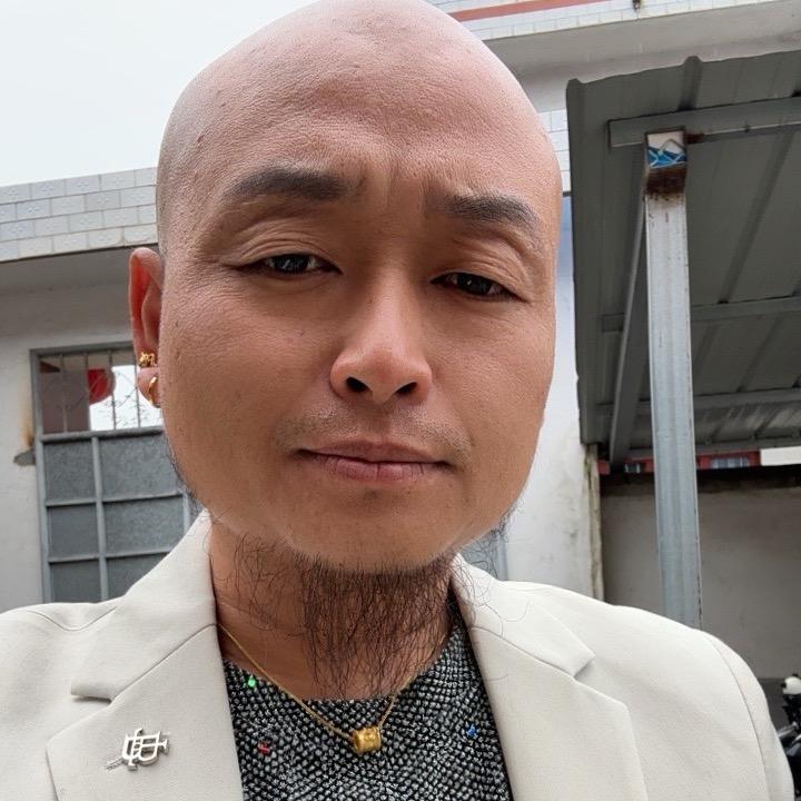 阿力