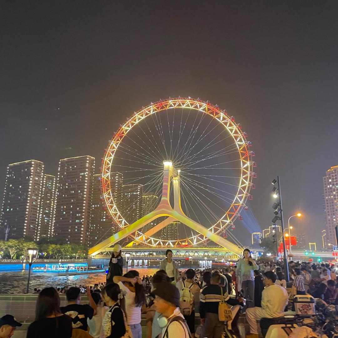 我睡觉的时候闭着眼