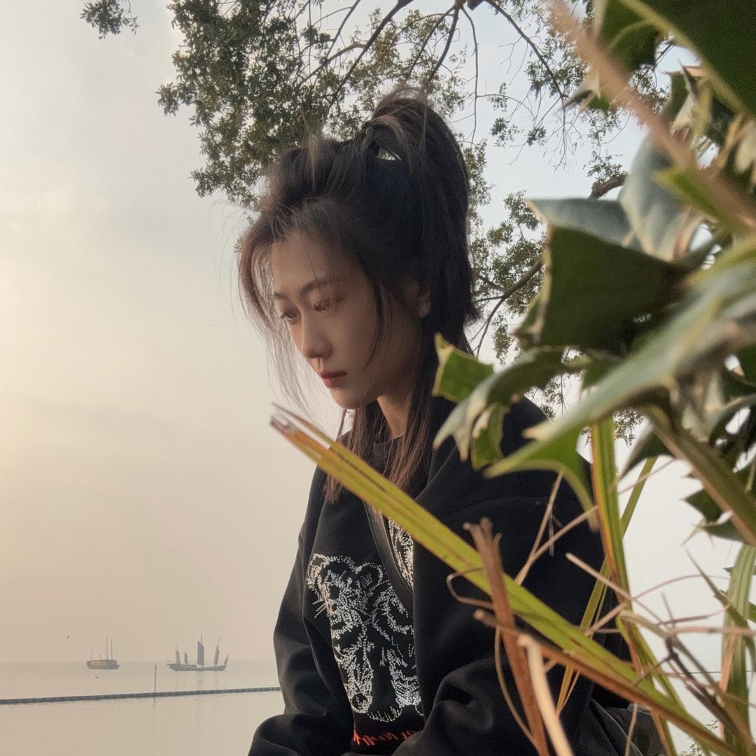 李李.ෆ