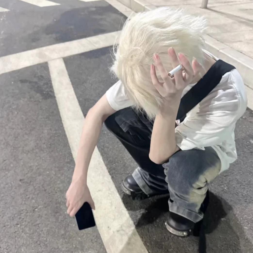不是三点水