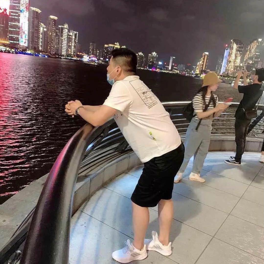 赵德柱。