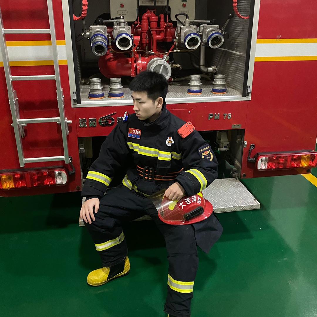 英废尼弟🚒 🚒 🚒