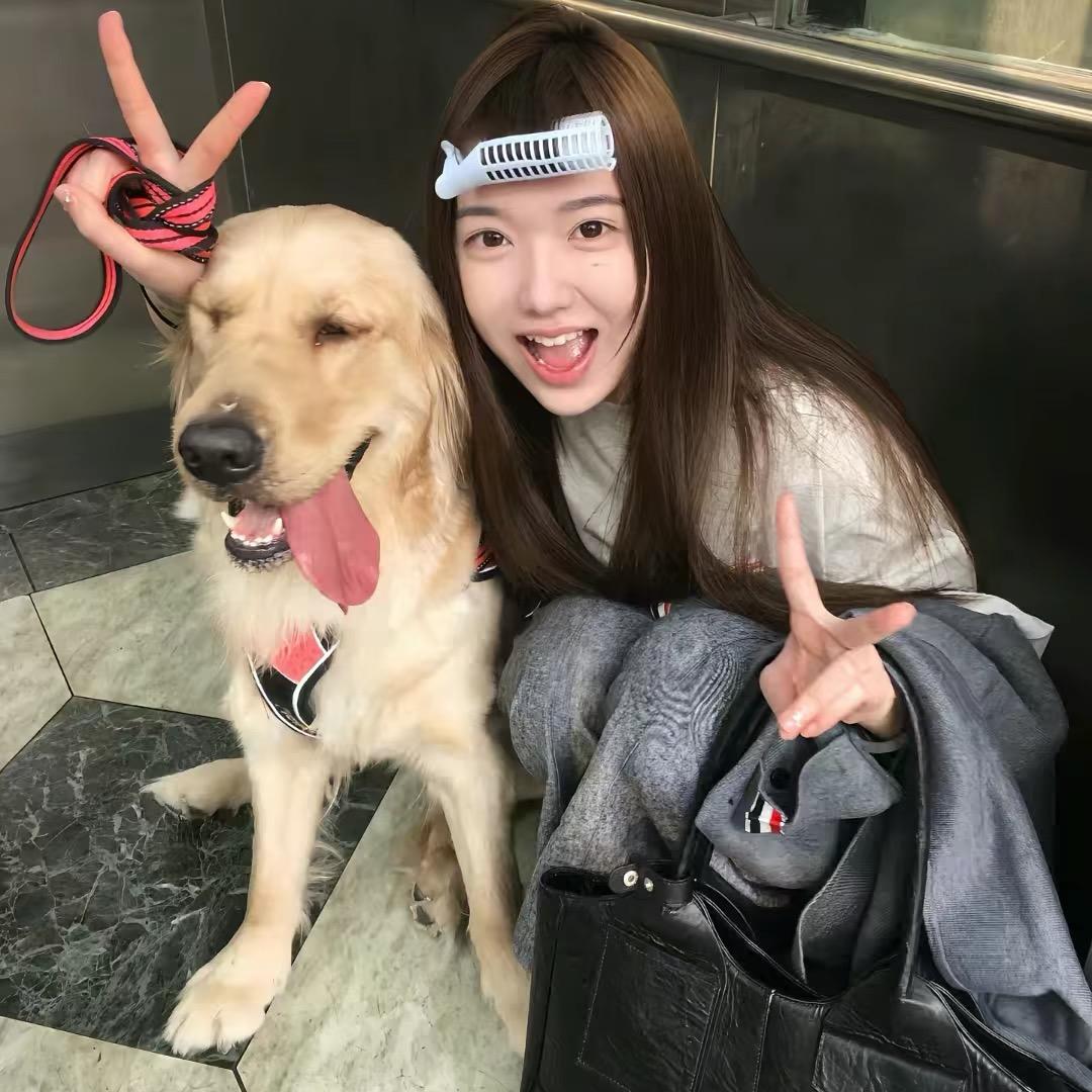 椰椰^