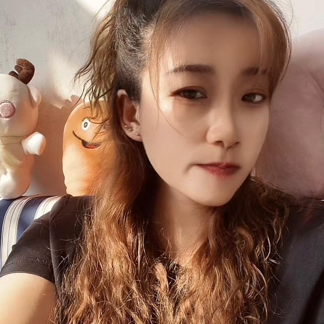 梅子吖