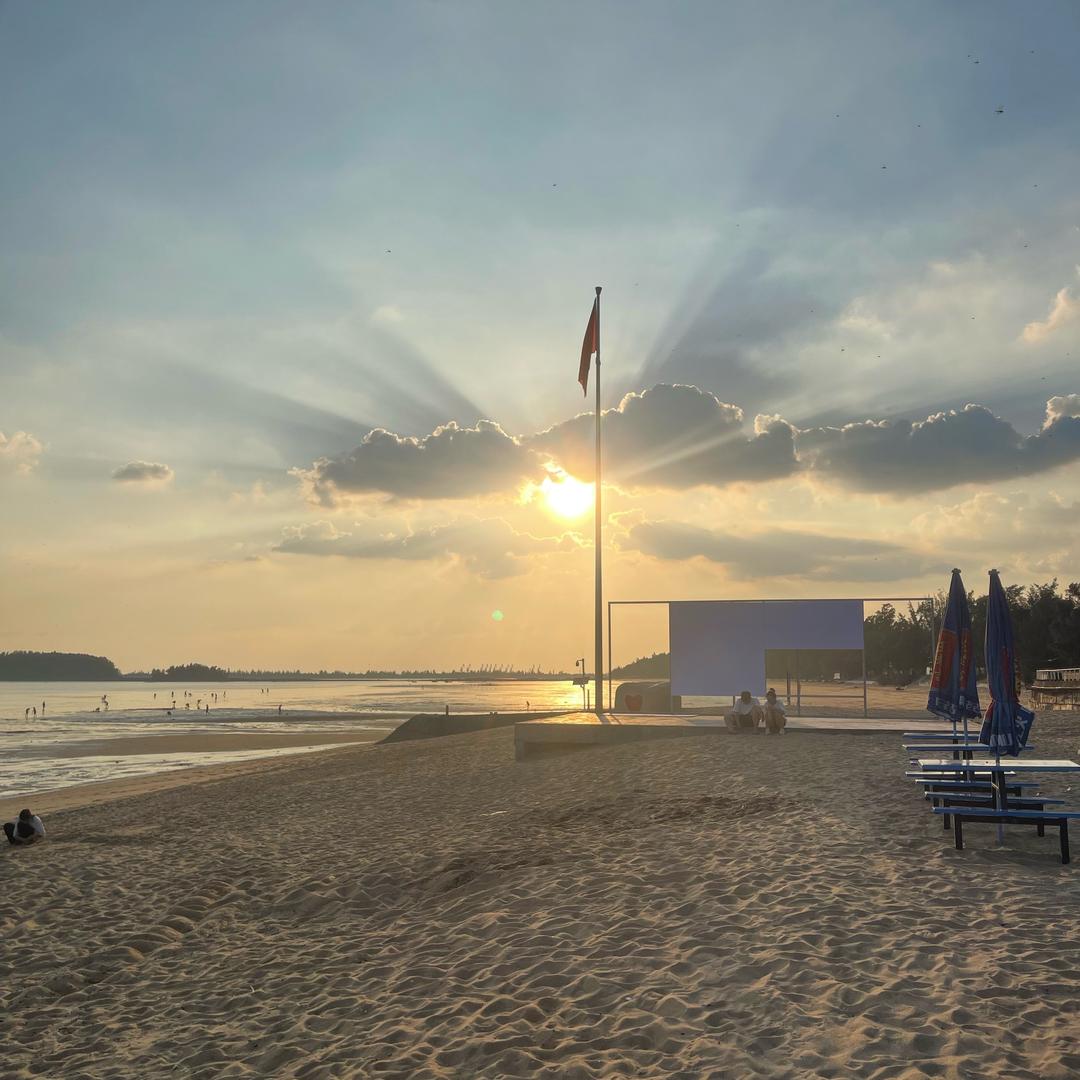 ⸂⸂⸜👊⸝⸃⸃。