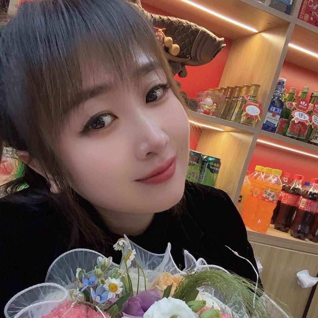 ღ᭄💰Huꫛ 欢儿💗᭄