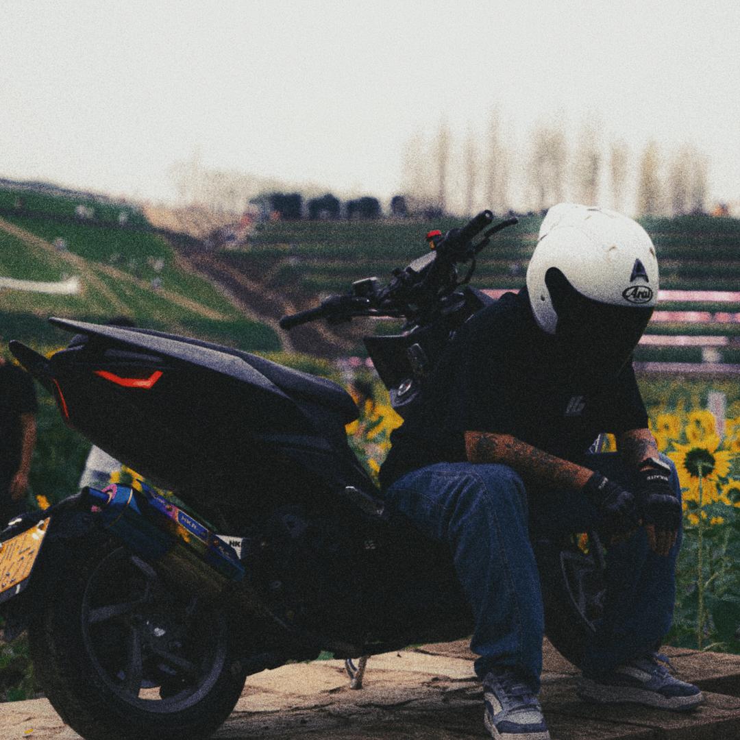 𝐉𝐢𝐚𝐧𝐠 𝐋𝐢𝐮𝐞r