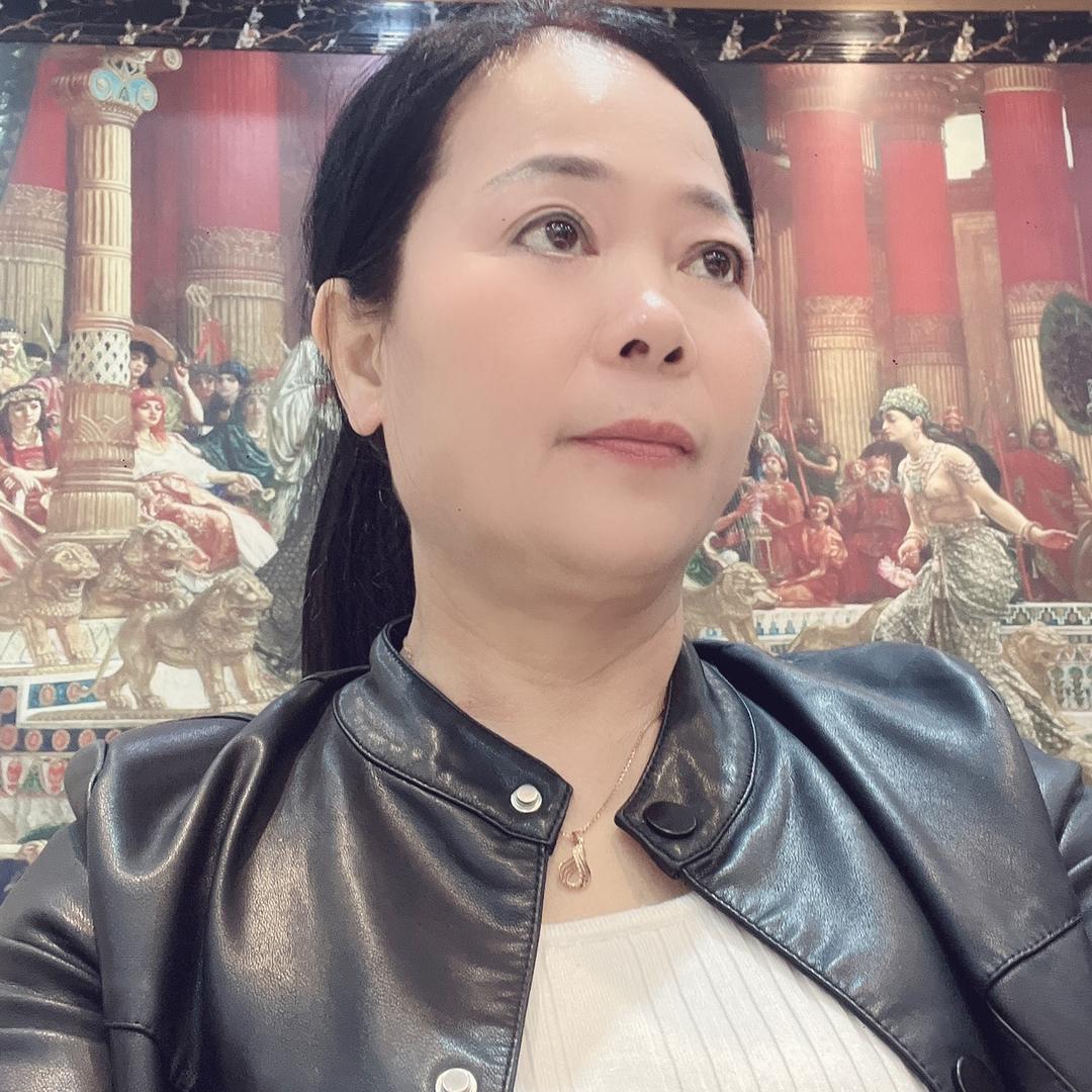 刘昜彩