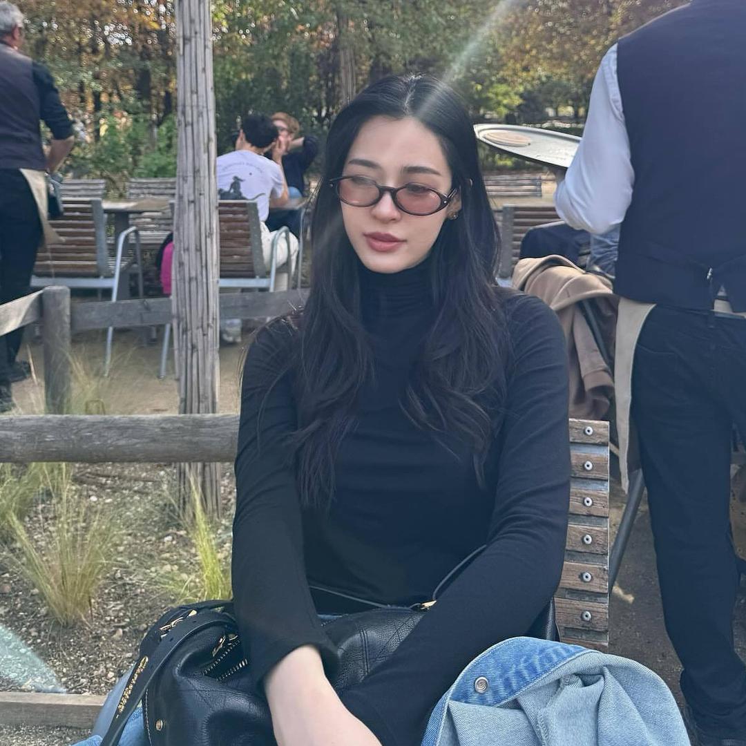 喊我美女才得张