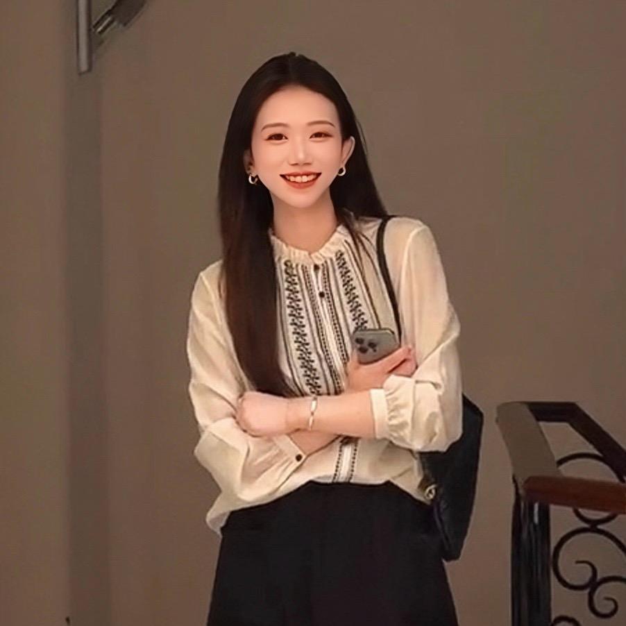 日禾芮依-轻奢穿搭