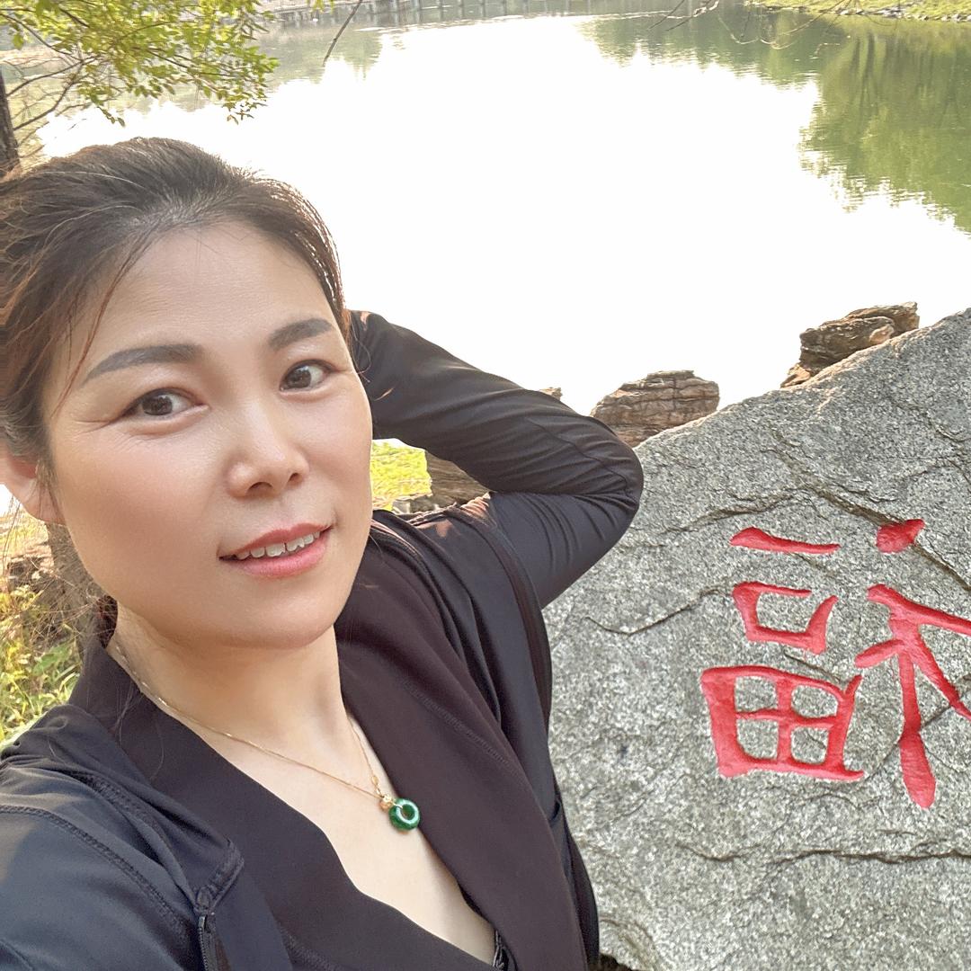 大庆市让胡路区宫姐服饰店