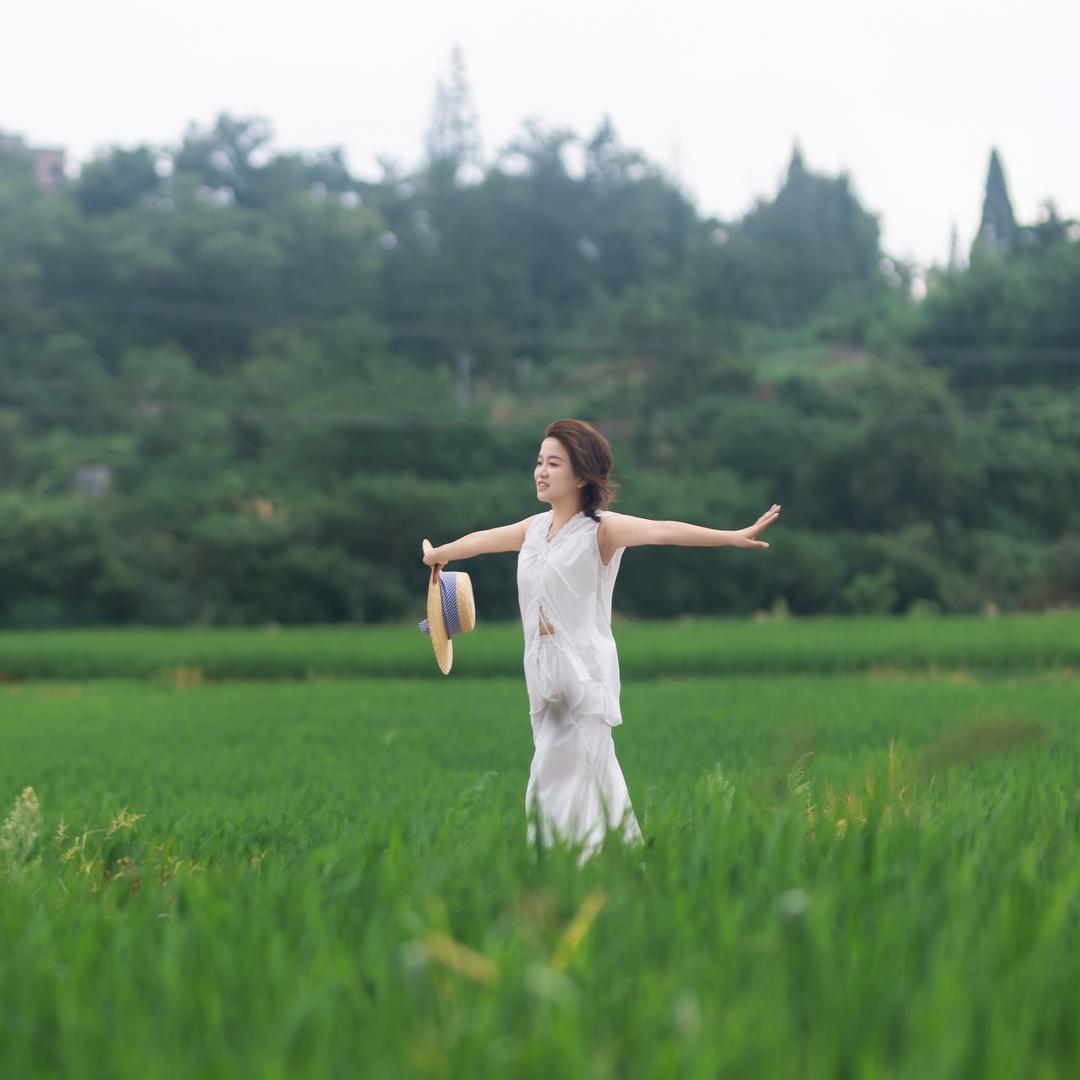 陳䒕妞