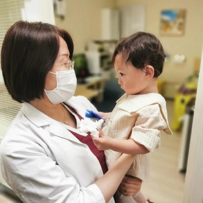 儿科医生李月萍