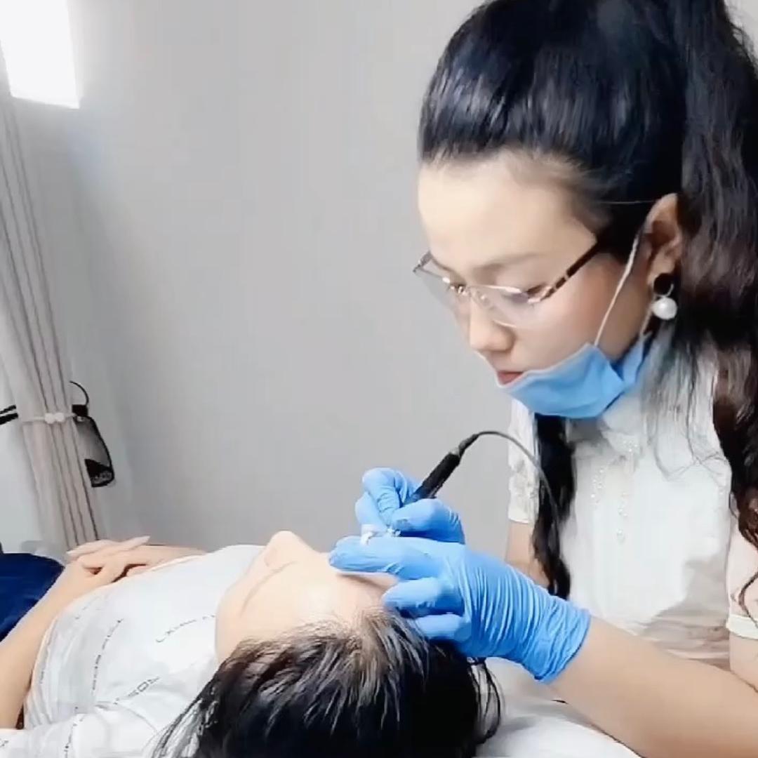 新镇眉公子艾美美学
