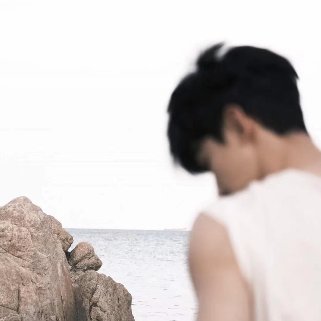 小梁.