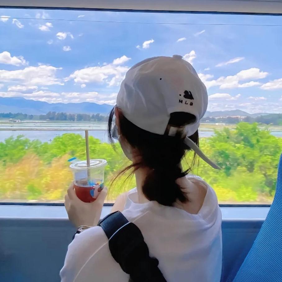梦涵轻奢女装店