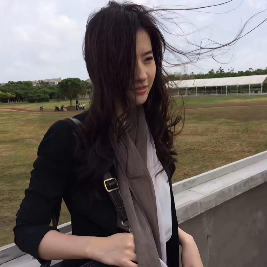 小松奈奈