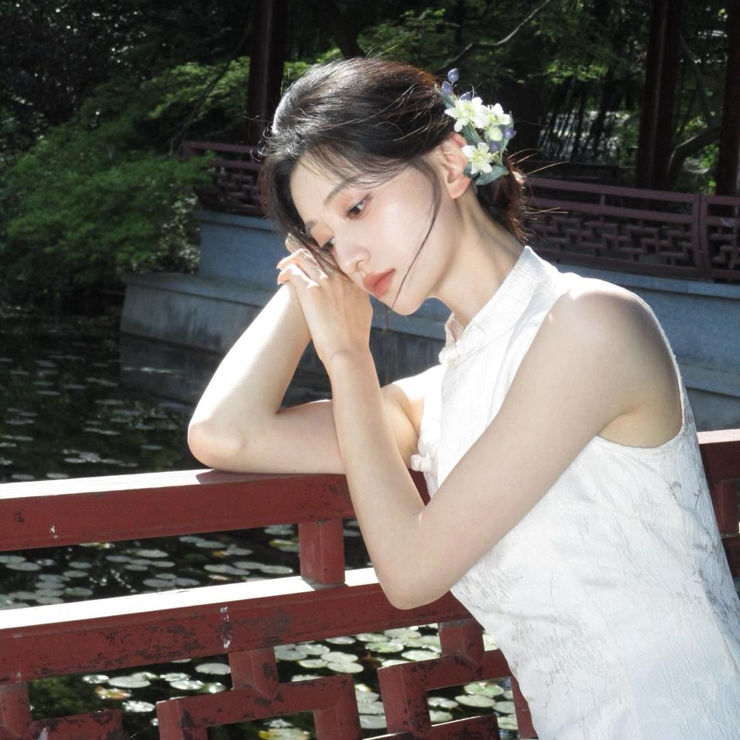 小懿.