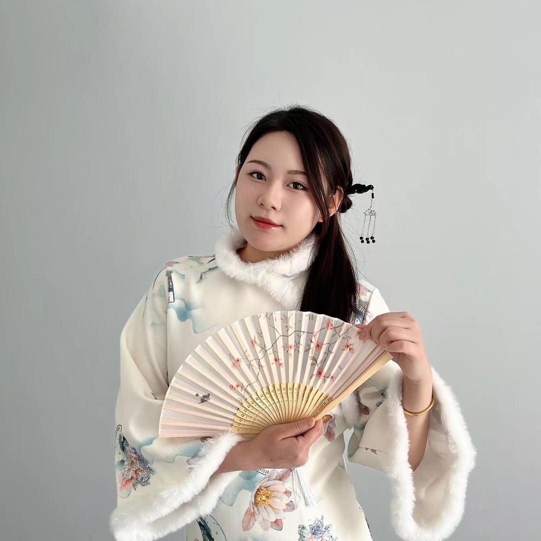 是月月吖（带娃中）