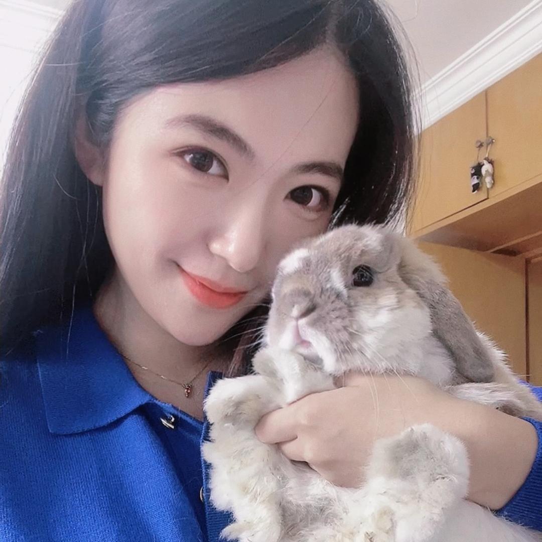 傻傻的兔纸也会跳