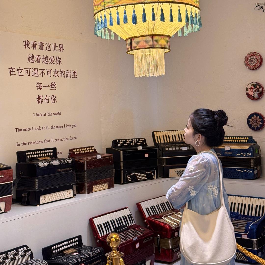 这里是兰较瘦_