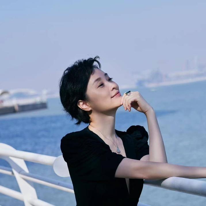 造型师依然Elaine