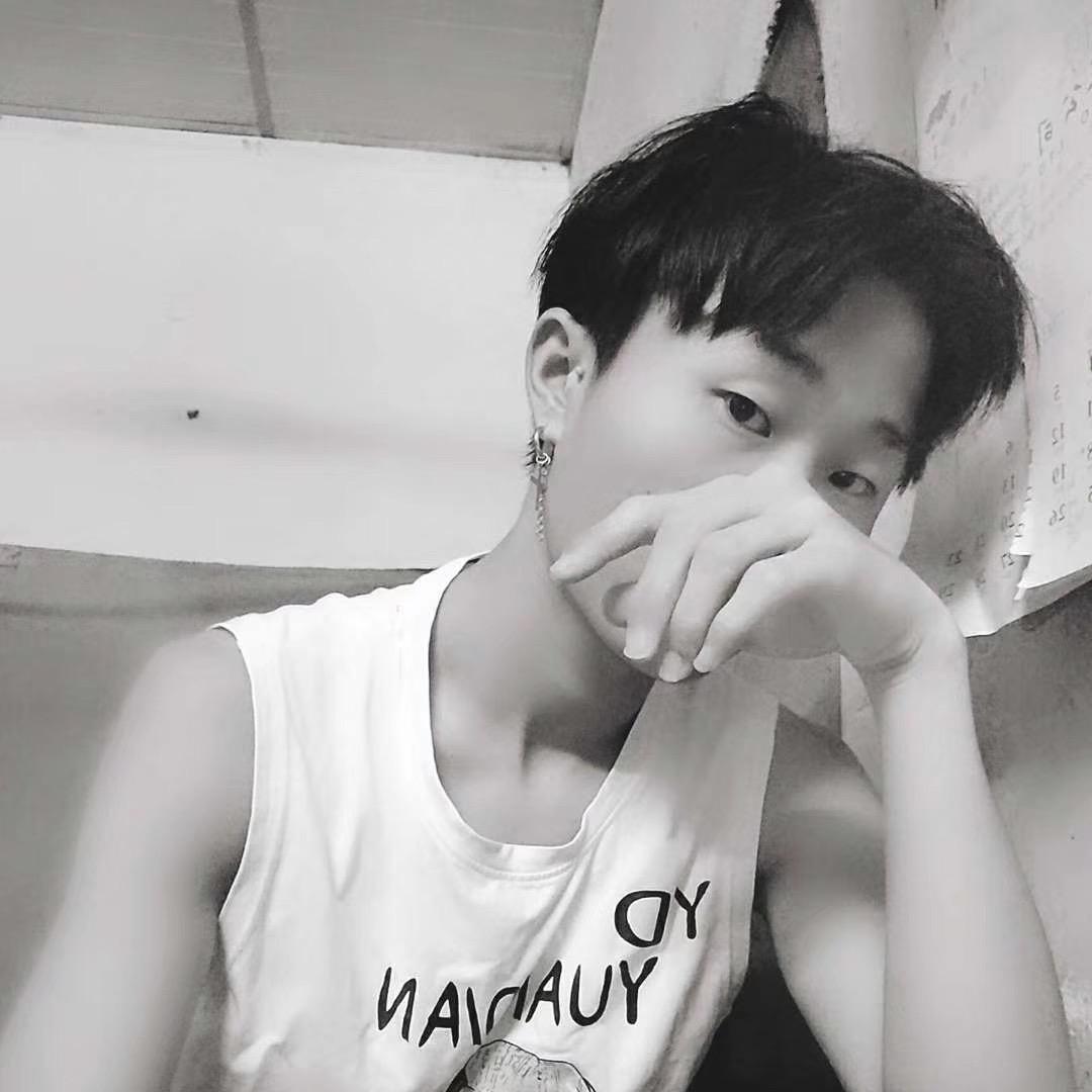 周佰萬$