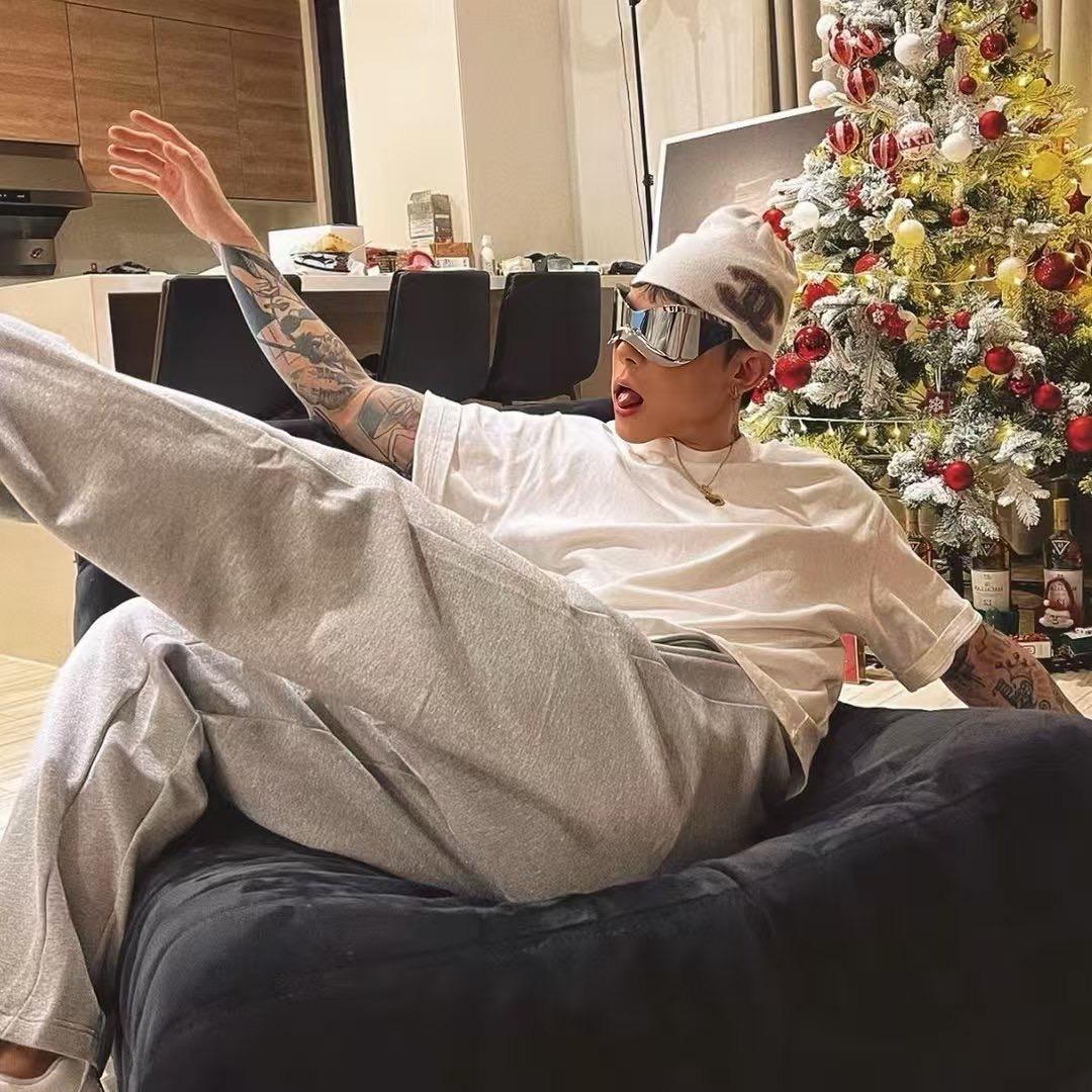 王思博.