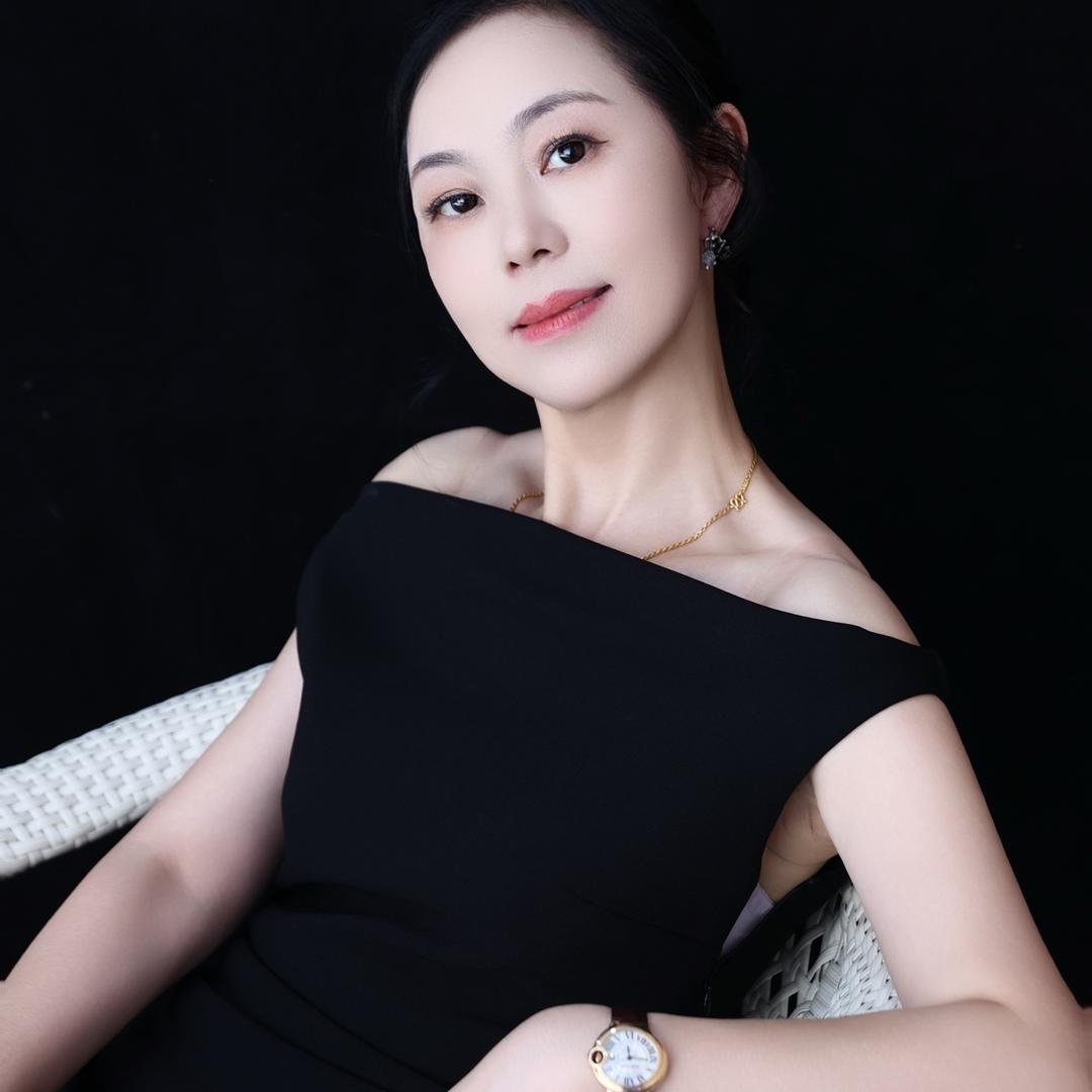 钟祥迪赛尼斯董姐姐